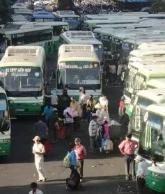 Giải pháp nào cho “hung thần” xe bus?