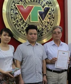 Quỹ Tấm lòng Việt tiếp nhận 100 triệu đồng ủng hộ Cảnh sát biển Việt Nam