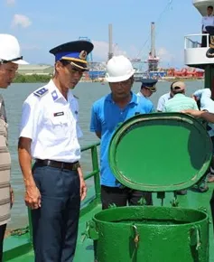 Vùng Cảnh sát biển 3 bắt giữ tàu chở 350.000 lít dầu DO không rõ nguồn gốc 