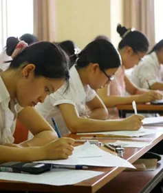 Hôm nay (4/7), hơn 570.000 thí sinh bước vào đợt 1 kì thi ĐH, CĐ 2014
