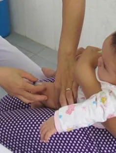 Trẻ dưới 14 tuổi được tiêm miễn phí vaccine sởi, rubella 