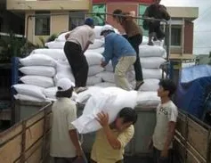 Hỗ trợ gạo cho đồng bào thuộc huyện Ba Tơ, tỉnh Quảng Ngãi