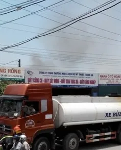 Cháy dữ dội kho cồn thuộc Tổng kho Nam Sông Hồng