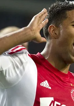 Ajax khiến Barca nếm trái đắng đầu tiên