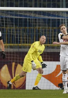 Europa League 21/2: Khách át chủ