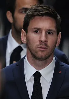 Messi và các đồng đội lặng lẽ đến viếng đám tang HLV Tito Vilanova