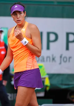 Tay vợt gây sốc khi hạ Serena ở vòng 2 Roland Garros mạnh về đánh đôi