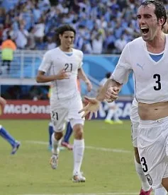 Italy 0-1 Uruguay: Godin loại Azzurri khỏi World Cup 2014