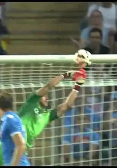 Điểm tin sáng 7/8: Bravo nhận lỗi ngày ra mắt Barca, Benzema chung tình với Real