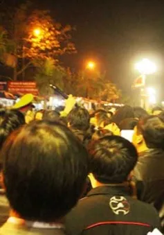 Khi chốn linh thiêng thành nơi mua thánh, bán thần