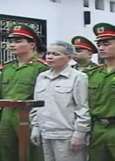 Ông Đoàn Văn Vươn bị tuyên án 5 năm tù  