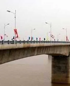 Làm rõ nguyên nhân vết nứt ở trụ cầu Vĩnh Tuy 