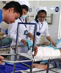 Nối thành công cẳng chân bị đứt lìa do tai nạn giao thông 