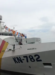 Bàn giao tàu KN-782 cho lực lượng Kiểm ngư Việt Nam   