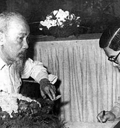 Phim tài liệu  "Chủ tịch Hồ Chí Minh với Giáo sư Trần Đại Nghĩa"