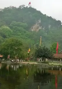 Tháng 3, nhớ hội chùa Thầy... 