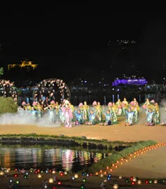 Chương trình “Âm vang một dòng sông” khép lại Festival Huế 2014 