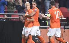 Vòng loại Euro 2016: Hà Lan thắng rực rỡ, Italy hòa thất vọng