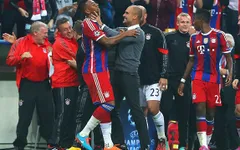 Jerome Boateng "phá bĩnh" người hùng Joe Hart bằng siêu phẩm ở phút 90