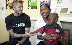 Tuyên truyền Ebola: Beckham mạo hiểm ghi hình tại Tây Phi