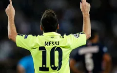 Ajax 0-2 Barcelona: Messi đi vào lịch sử Champions League