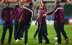 Wilshere gọi Rooney là "người cha" của ĐTQG Anh