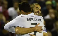 Real thắng dễ Liverpool, Carlo Ancelotti gửi "chiến thư" cho Barcelona