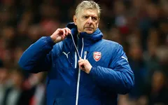 Arsenal thua sốc, HLV Wenger "lo sốt vó"