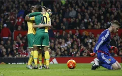 Sau 11 năm, Norwich đã đánh bại Manchester United tại Old Trafford