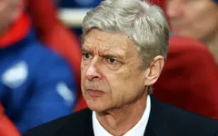 Arsene Wenger muối mặt vì thất bại xấu hổ của Arsenal