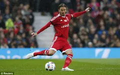 Beckham tái hiện quả tạt thần sầu để Scholes đánh đầu ghi bàn