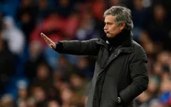 Nạn nhân vụ CĐV Chelsea phân biệt chủng tộc khiến Mourinho bẽ mặt