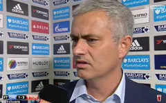 Chelsea sa lầy khủng hoảng, Mourinho "thách thức" Abramovich