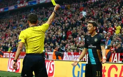 Trọng tài đã cướp trắng của Mesut Ozil một bàn thắng hợp lệ?