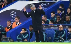 Mourinho chắc chắn không bị Chelsea sa thải