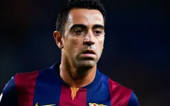 Xavi chấp nhận ở lại "cứu rỗi" Barcelona tới năm 2016