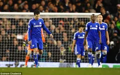 Premier League đón năm mới 2015 với những kỷ lục vui buồn