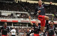 Chelsea mua nhanh trung vệ từng đá cho 11 đội trong ngày cuối
