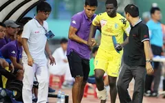 Tiền vệ Hector của CLB Hà Nội T&T bị vỡ mắt cá chân?