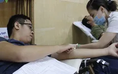 Thanh niên Miền Trung tham gia hiến máu nhân đạo