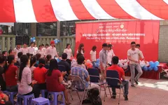 Hơn 200 nhân viên văn phòng tham gia hiến máu nhân đạo