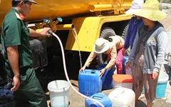 Quân khu 5 hỗ trợ người dân vùng khô hạn