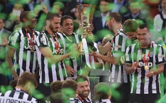 Barcelona chờ Juventus nhập hội “ăn ba” mùa này