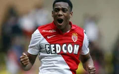 “Martial sớm muộn gì cũng thành thủ quân của Man Utd”
