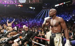 Floyd Mayweather "hạ knock-out" Messi và Ronaldo về khả năng kiếm tiền