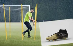 Ronaldo quậy tưng bừng với "vũ khí" mới