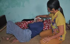 Nỗi khổ của người đàn bà mà trẻ con gặp là... bỏ chạy