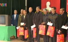 Quỹ TLV tặng quà Hội cựu chiến sĩ thành cổ Quảng Trị 1972