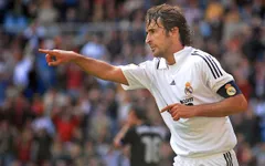 “Chúa nhẫn” Raul Gonzalez công bố quyết định giải nghệ