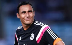 Thủ thành số 1 Real Madrid khóc khi không thể cập bến Man Utd
